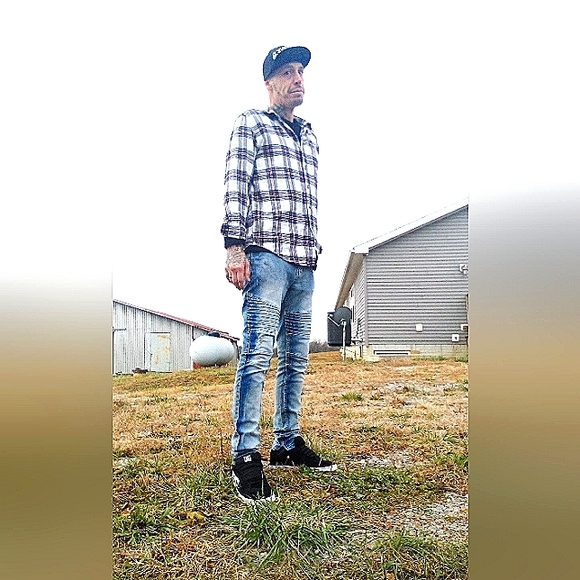 Meet your Posher, Jed - Picture 2 of 2